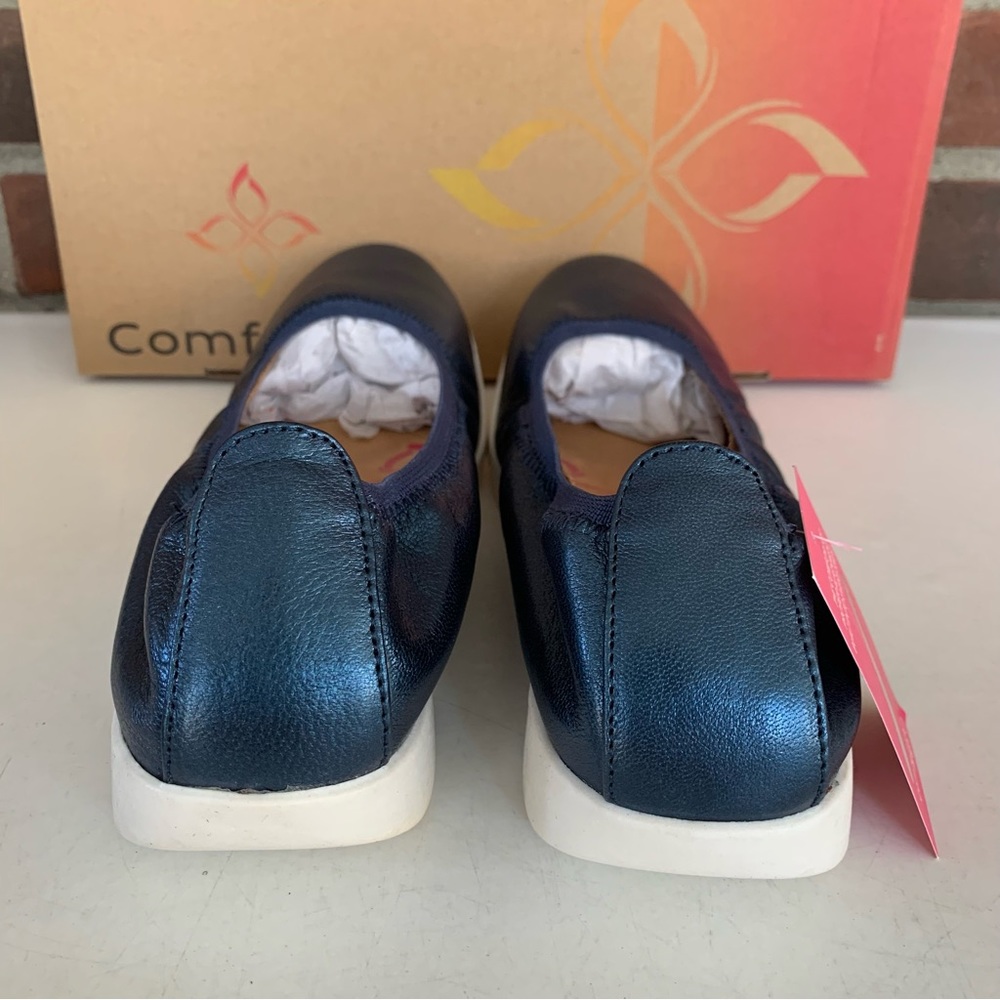 Comfortiva Grace Blue Slip On Leather Loafers  Women’s US 7.5 W Wide Width NEW - Picture 6 of 9